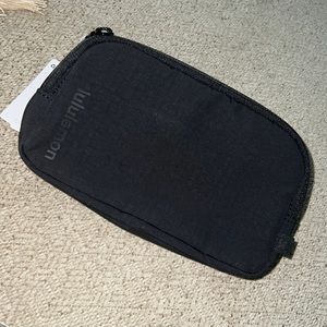 LAST ONE!! Lululemon Everywhere Mini Belt Bag 0.7L | Black | NWT